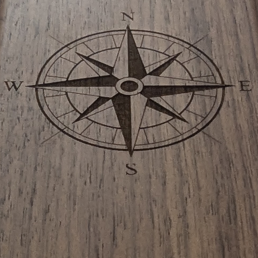 Kompass Gravur Holz