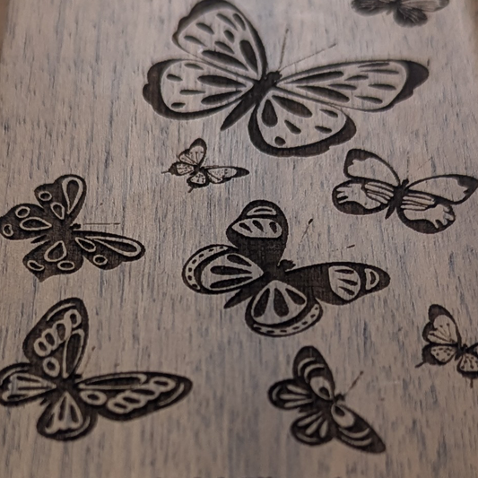 Handyhülle Schmetterlinge Nussbaumholz